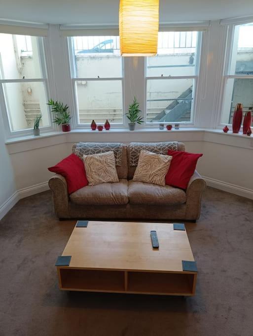 Seafront Apartment In Eastbourne Exterior foto